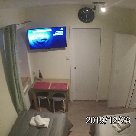 Rent0Nline Brwinow Rooms Privatunterkunft