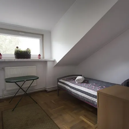 Rent0Nline Brwinow Rooms *