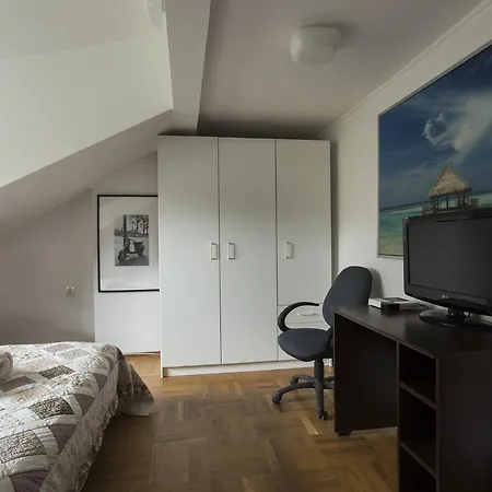Privatunterkunft Rent0Nline Brwinow Rooms