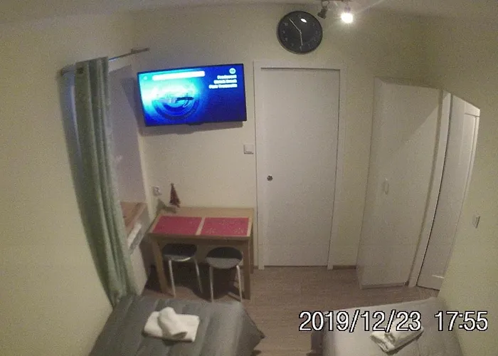 Rent0Nline Brwinow Rooms Homestay